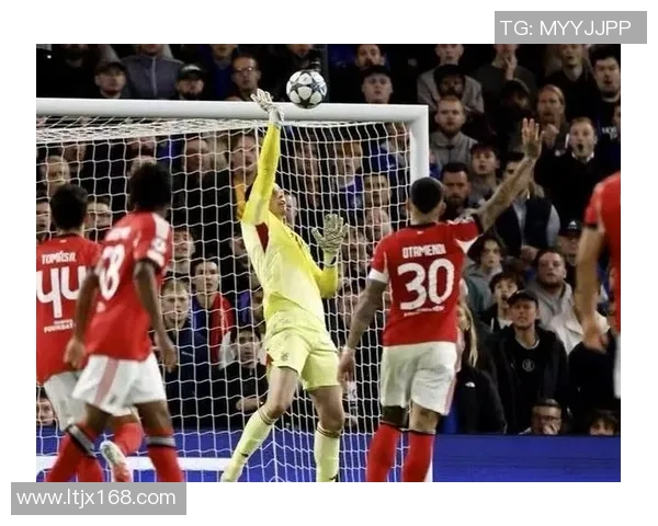 欧联杯精彩对决那不勒斯与本菲卡战成平局乌龙球引发全场狂欢